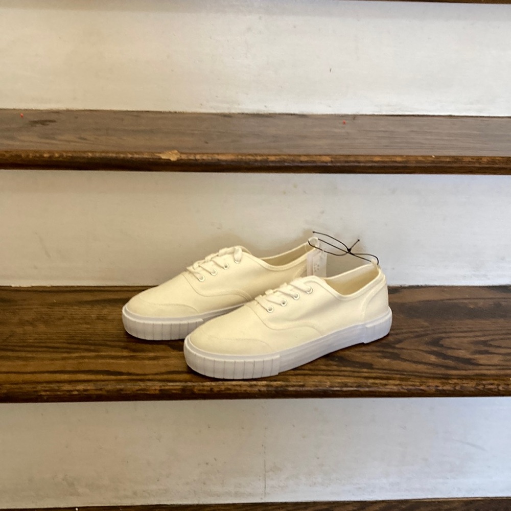 H& M Women sneakers